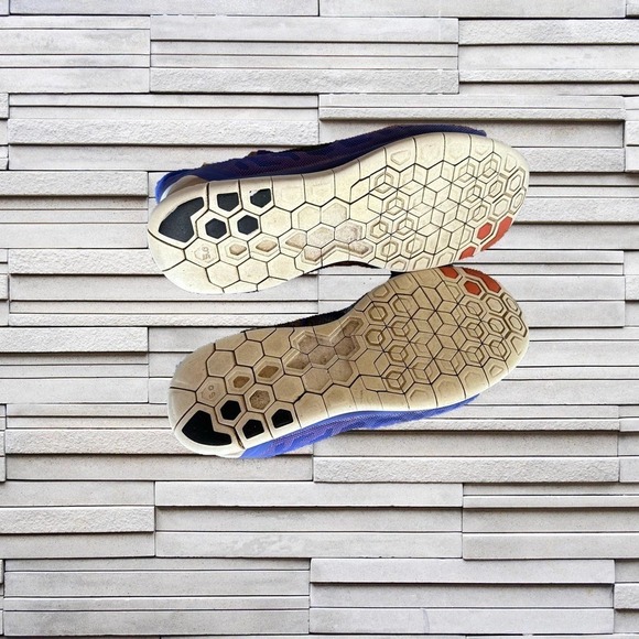 WOMEN’S Bright Blue Nike Shoes Sz. 12 - Picture 6 of 7